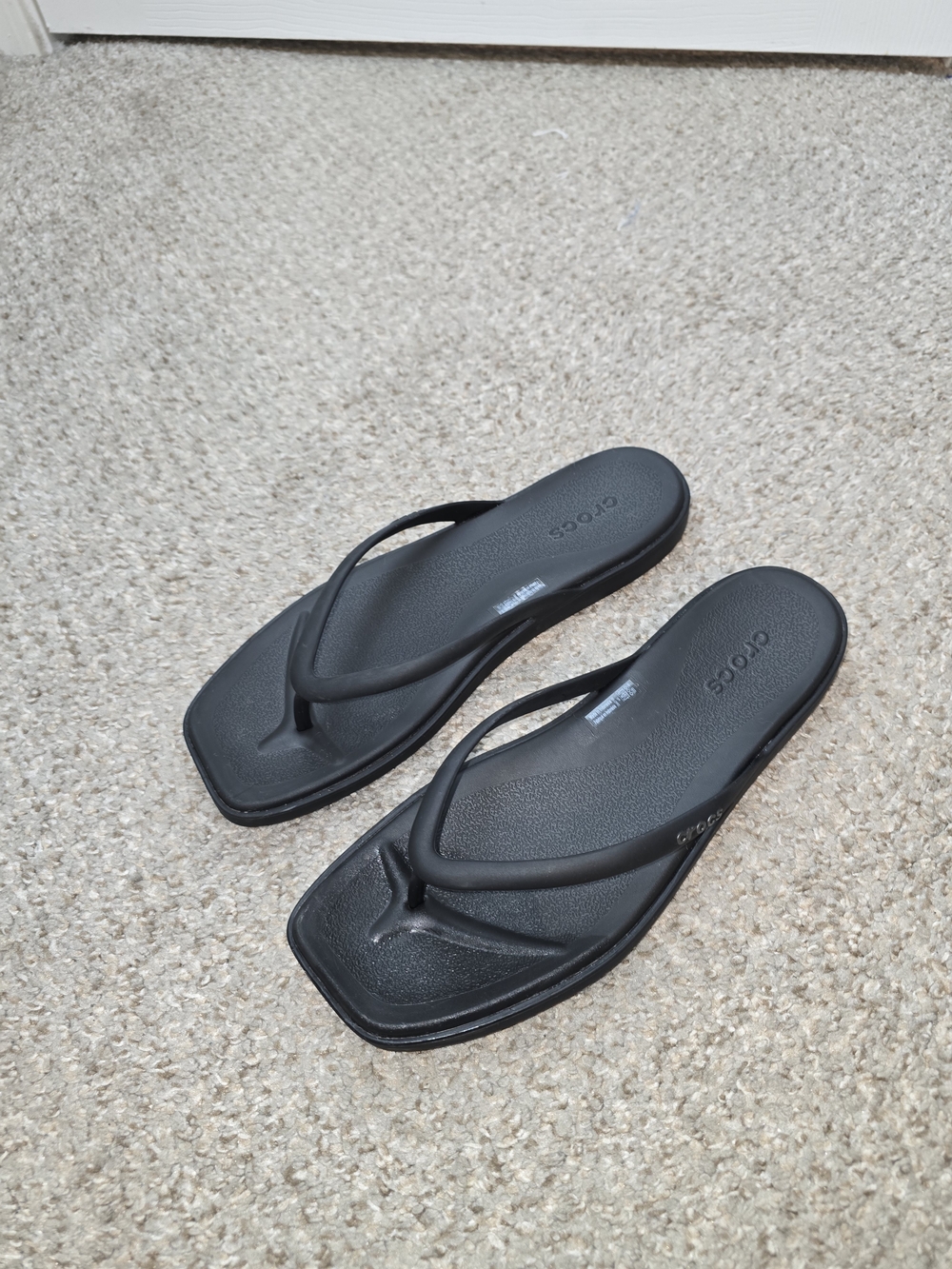 Crocs Black Flip Flop Sandals Size 9 - Picture 4 of 6